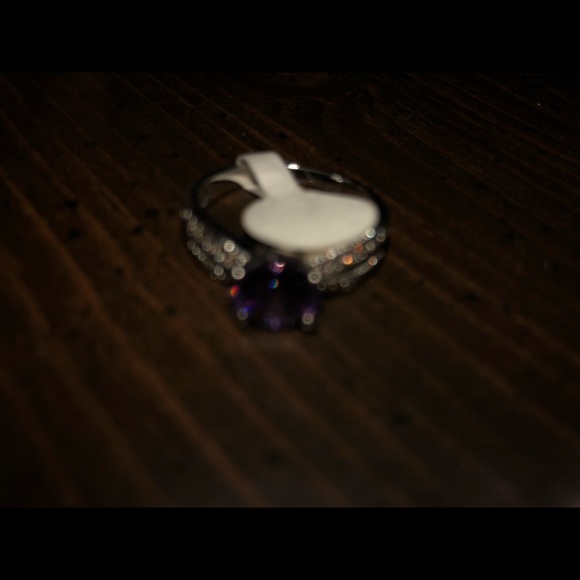 Ring - Picture 5 of 6